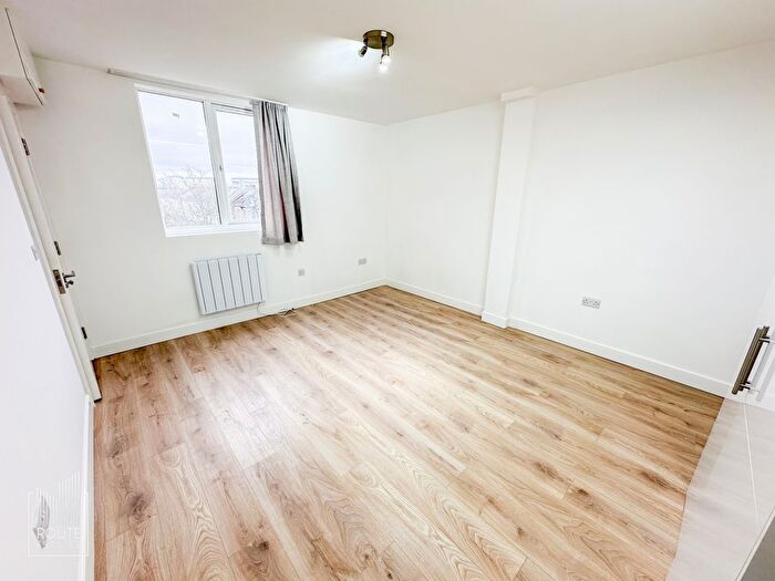 Studio To Rent In High Road, Leyton, E15