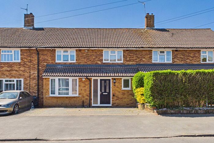 4 Bedroom Terraced House For Sale In Hollybush Lane, Warners End, HP1