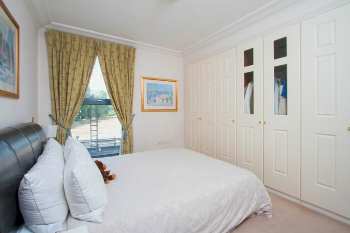 2 Bedroom Flat To Rent In Chelsea Gate Apartments, Ebury Bridge Road, Westminster, London, SW1W