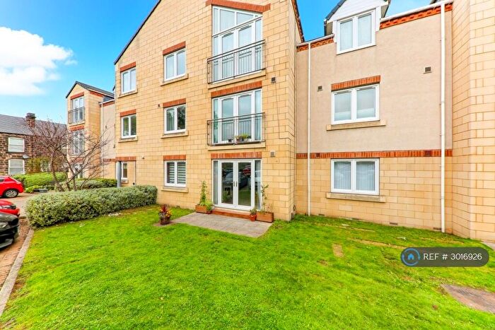 1 Bedroom Flat To Rent In Woodside Court, Leeds, LS18