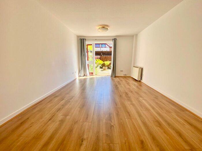 2 Bedroom Semi Detached House To Rent In Harbourside, Weare Court, BS1