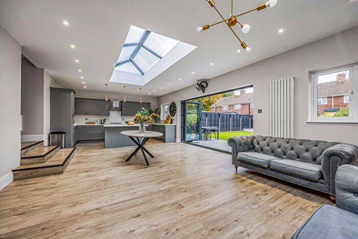 4 Bedroom Detached Bungalow For Sale In Second Avenue, Portsmouth, PO6