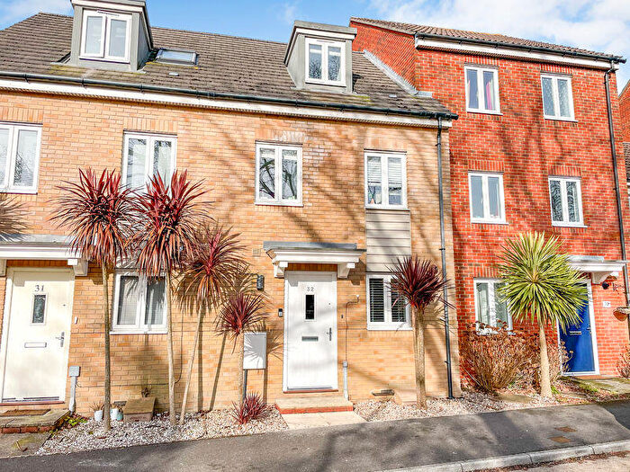 3 Bedroom Terraced House For Sale In Pomeroy Crescent, Hedge End, SO30