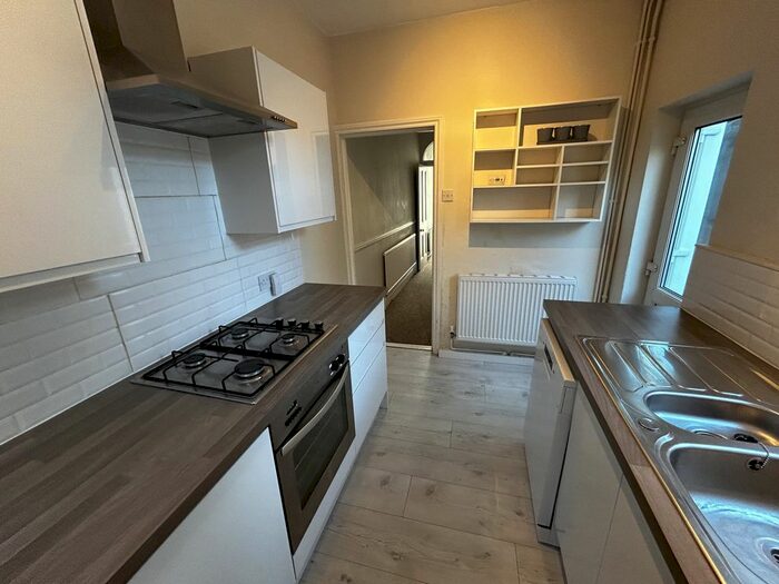 2 Bedroom End Of Terrace House To Rent In Merrywood Close, Southville, Bristol, BS3