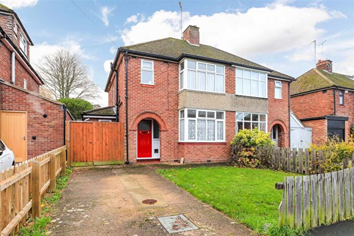 3 Bedroom Semi-Detached House For Sale In Thornton Road, Girton, Cambridge, CB3