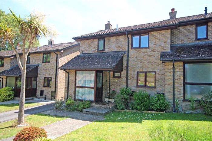 3 Bedroom Detached House For Sale In Glengarry, New Milton, Hampshire, BH25