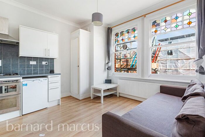 1 Bedroom Flat For Sale In Ritherdon Road, London, SW17