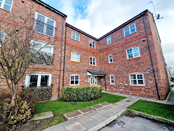 2 Bedroom Flat To Rent In Fernbeck Close, Farnworth, BL4