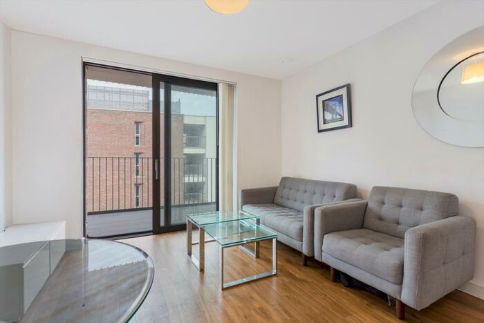 1 Bedroom Apartment To Rent In Kingfisher Heights, Waterside Park, Royal Docks, E16