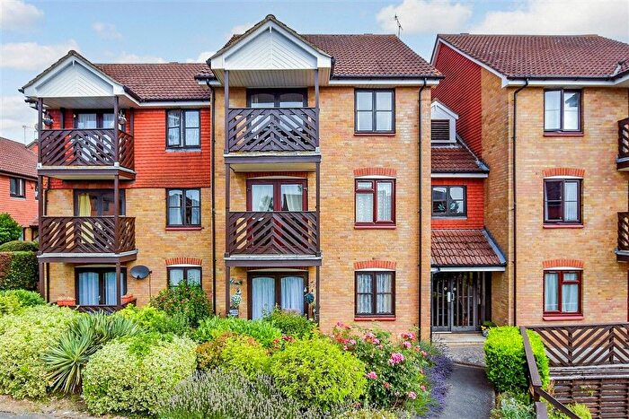 1 Bedroom Flat For Sale In St. Anne's Court, Maidstone, Kent, ME16