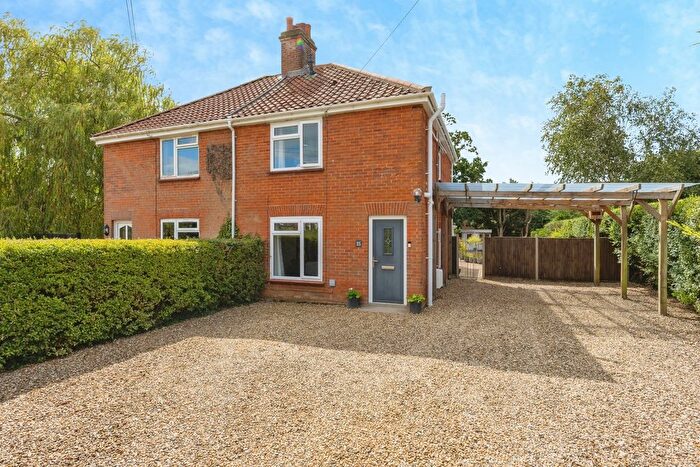 3 Bedroom Semi-Detached House For Sale In Preston Avenue, Wymondham, Norfolk, NR18