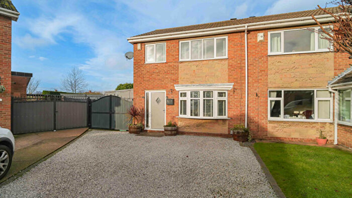 3 Bedroom Semi-Detached House For Sale In Falcon Court, Doncaster, DN11