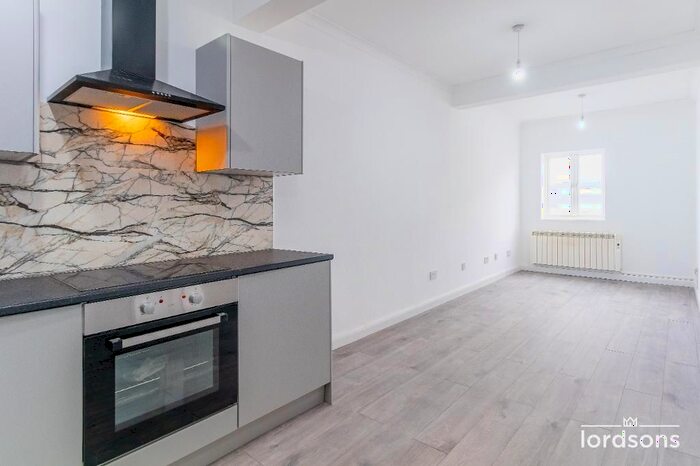 Studio To Rent In A West Road, Shoeburyness, Southend-On-Sea, Essex, SS3