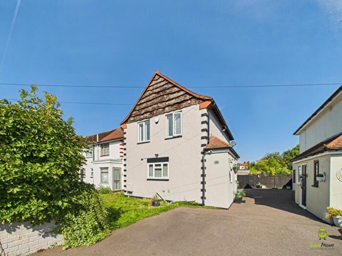 3 Bedroom End Of Terrace House For Sale In Old Farm Avenue, Sidcup, DA15