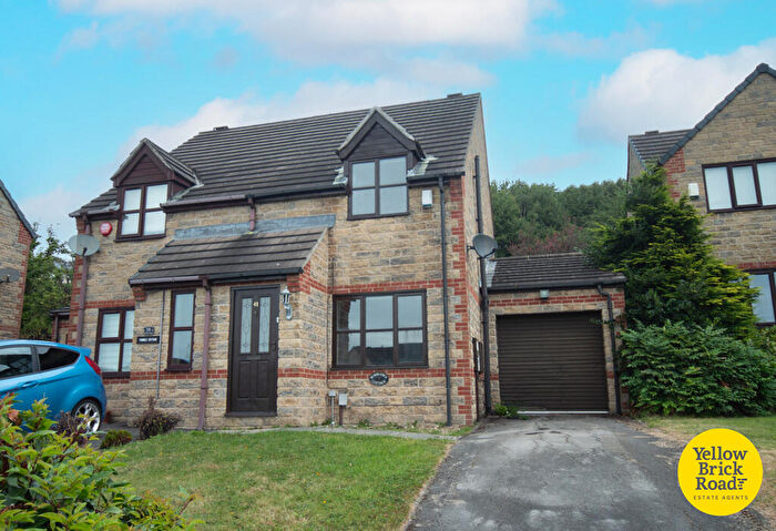 2 Bedroom Semi-Detached House To Rent In Heaton Gardens, Huddersfield, West Yorkshire, HD1