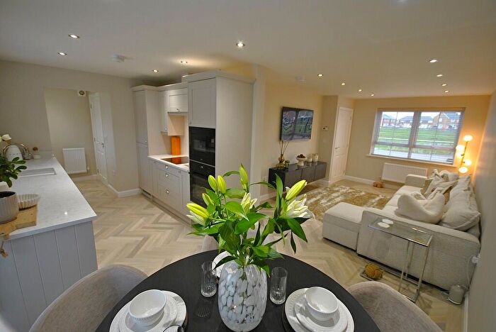 3 Bedroom Detached House For Sale In Farleigh Drive, Harworth, Doncaster, DN11