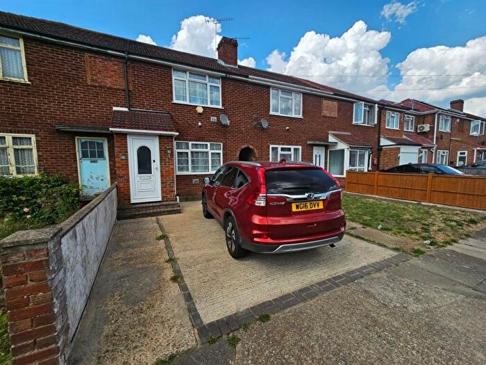 2 Bedroom Semi-Detached House To Rent In Feltham, TW14