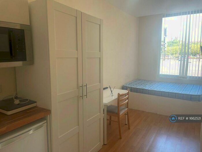 Studio To Rent In Byrom House, Liverpool, L5