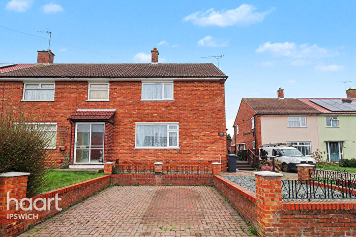 3 Bedroom End Of Terrace House For Sale In Hawthorn Drive, Ipswich, IP2