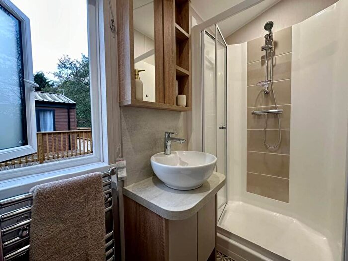 2 Bedroom Lodge For Sale In Goulton Lane, Northallerton, DL6