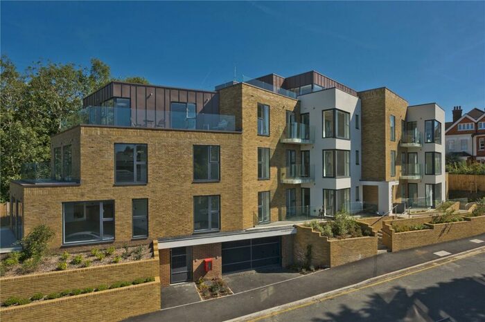 1 Bedroom Apartment To Rent In Clandon Road, Guildford, Surrey, GU1