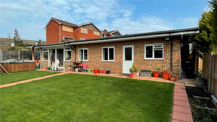1 Bedroom Bungalow To Rent In Bridge Road, Bagshot, Surrey, GU19