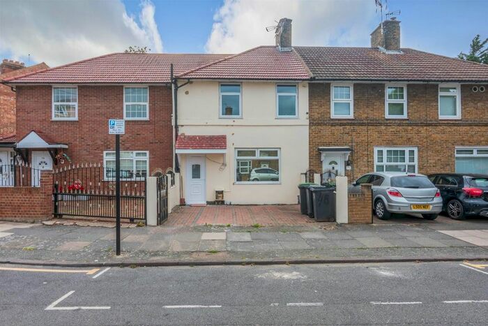 2 Bedroom Flat To Rent In Norman Avenue, Wood Green, N22