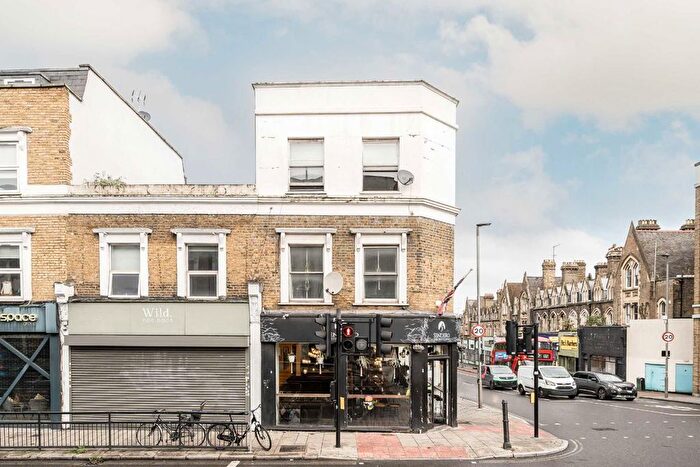 2 Bedroom Flat To Rent In Lavender Hill, London, SW11