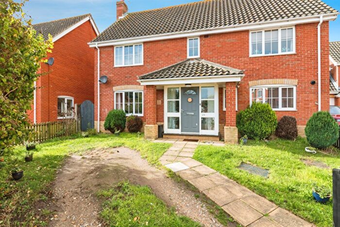 4 Bedroom Detached House For Sale In Guscott Close, Lowestoft, NR32