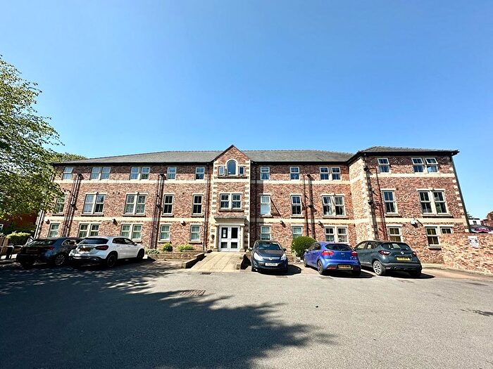 2 Bedroom Property To Rent In Brook Crescent, Wakefield, WF1