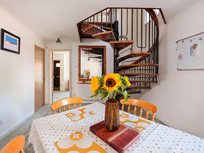 2 Bedroom Maisonette For Sale In Butlers Walk, Crews Hole, BS5