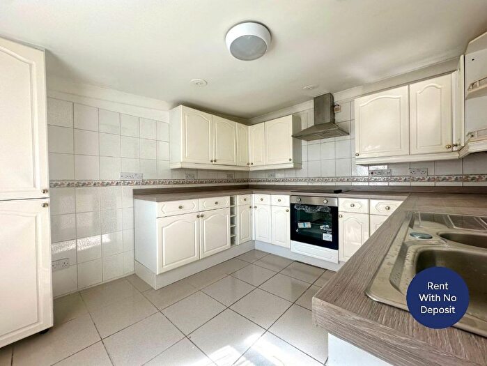 2 Bedroom Maisonette To Rent In A Hereson Road, Ramsgate, Kent, CT11