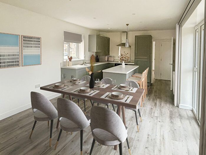 4 Bedroom Detached House For Sale In Clay Pit Close, Raunds, Wellingborough, NN9
