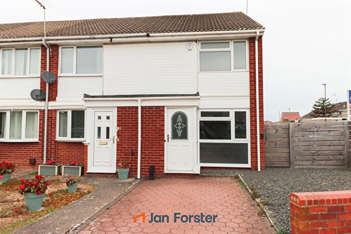 2 Bedroom End Of Terrace House For Sale In Hereford Court, Kingston Park, Newcastle Upon Tyne, NE3