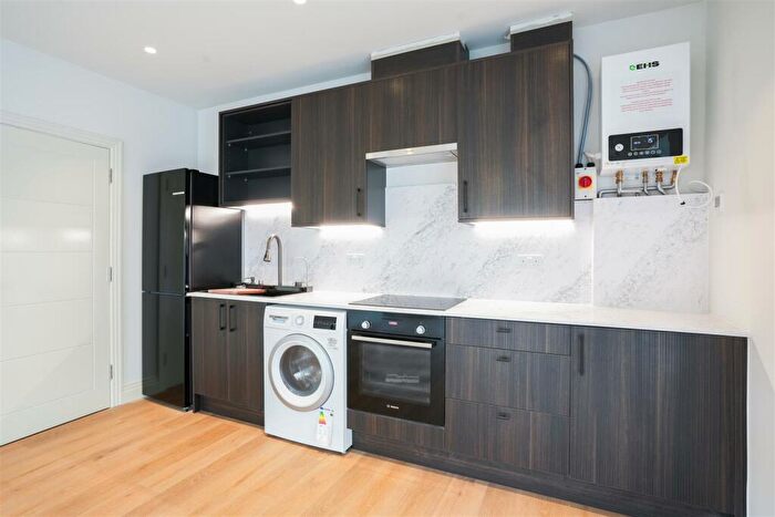 1 Bedroom Apartment To Rent In Penge, London, SE20