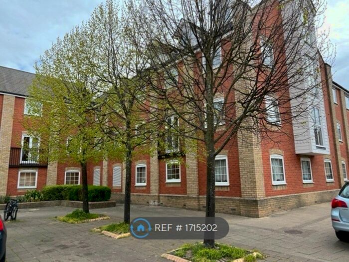 3 Bedroom Flat To Rent In Hesper Road, Colchester, CO2