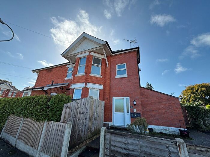 1 Bedroom Flat To Rent In Irving Road, Bournemouth, BH6
