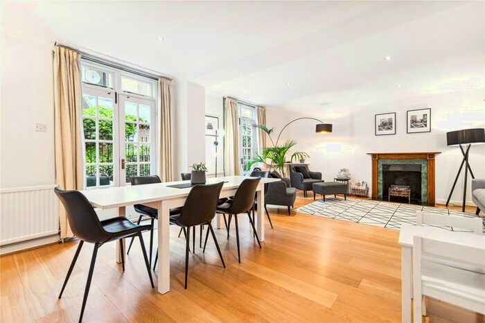 3 Bedroom Flat To Rent In Collingham Gardens, London, SW5