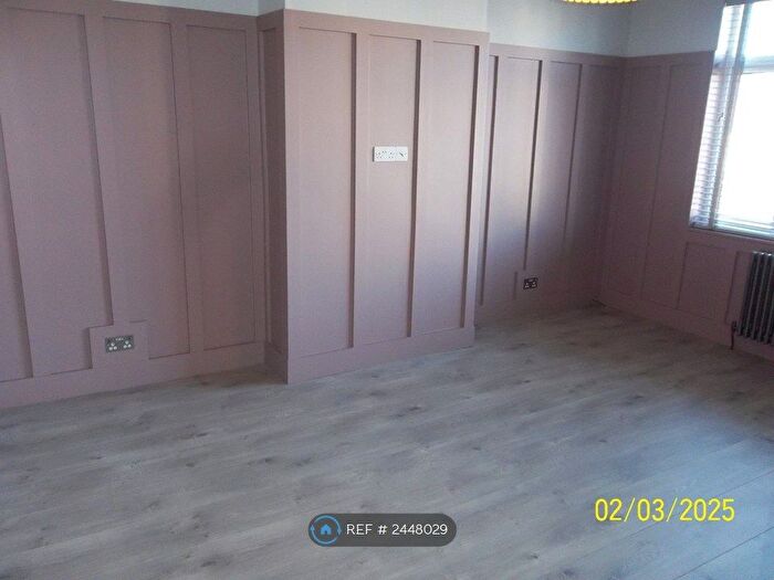 2 Bedroom Maisonette To Rent In Duckmoor Road, Bristol, BS3