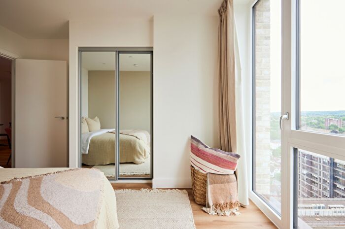 2 Bedroom Apartment To Rent In Cherry Orchard Road, Croydon, London, CR0