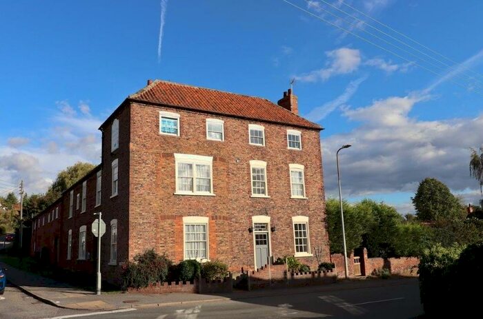 12 Bedroom Semi-Detached House For Sale In The Black Swan Guest House, DN21