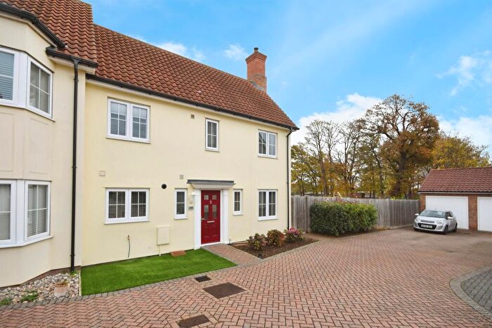 2 Bedroom Semi-Detached House For Sale In Woodlands Park Drive, Dunmow, CM6