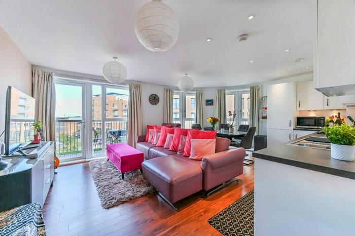 2 Bedroom Flat To Rent In Ruby Court, Purley Way, Croydon, CR0