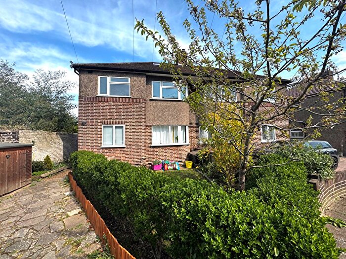 2 Bedroom Maisonette To Rent In Cheltenham Avenue, Twickenham, TW1