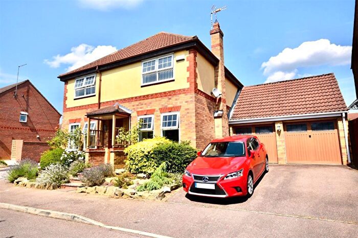 4 Bedroom Detached House To Rent In Longleat Grove, Kettering, NN15