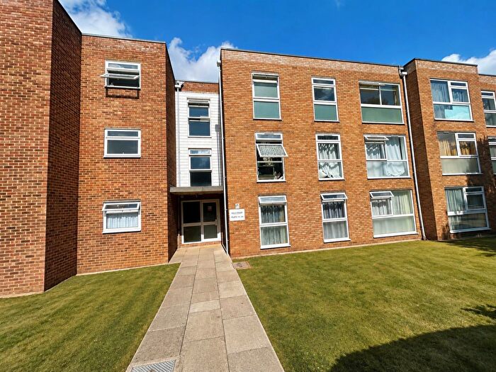 2 Bedroom Penthouse For Sale In Worcester Road, SM2