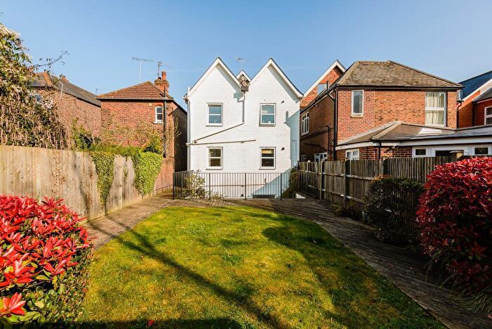 1 Bedroom Flat To Rent In Farnham Road, Guildford, Surrey, GU2