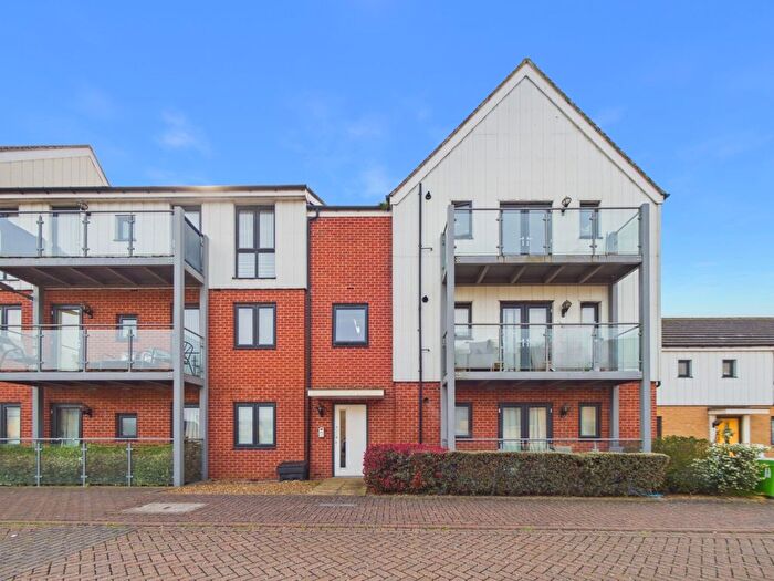 2 Bedroom Flat For Sale In Falcon Avenue, South Ockendon, Essex, RM15