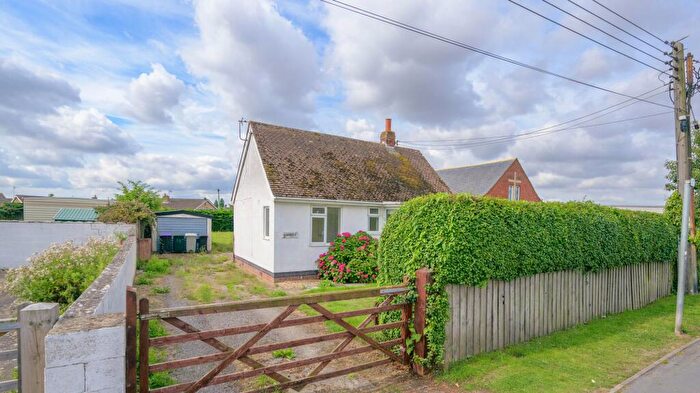 2 Bedroom Detached Bungalow For Sale In Sea Lane, Ingoldmells, PE25
