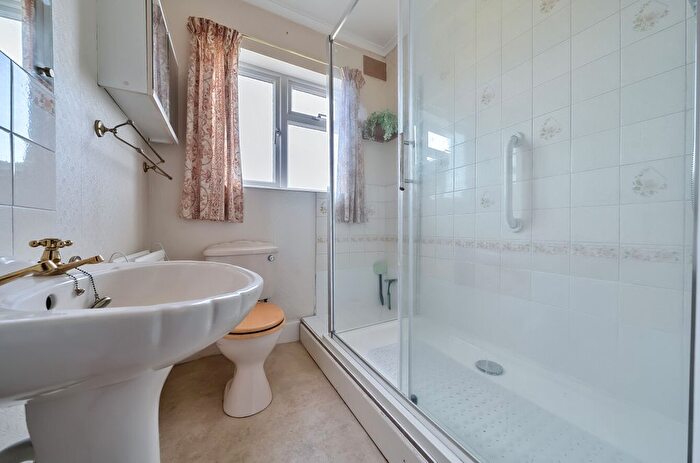 3 Bedroom Terraced House For Sale In Woldham Road, Bromley, BR2
